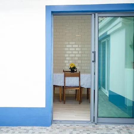 Casa Da Alexandrina Holiday home Algarvia